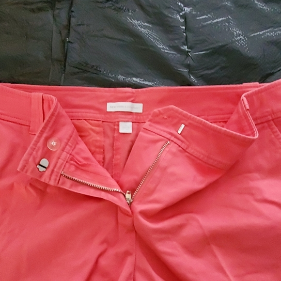 Shorts - Picture 3 of 3